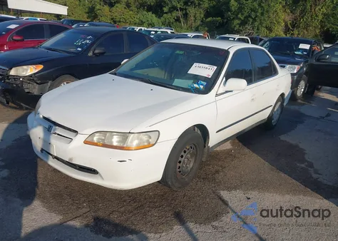 2000 Honda Accord 3.0 Lx from USA, damaged, VIN 1HGCG1642YA046123